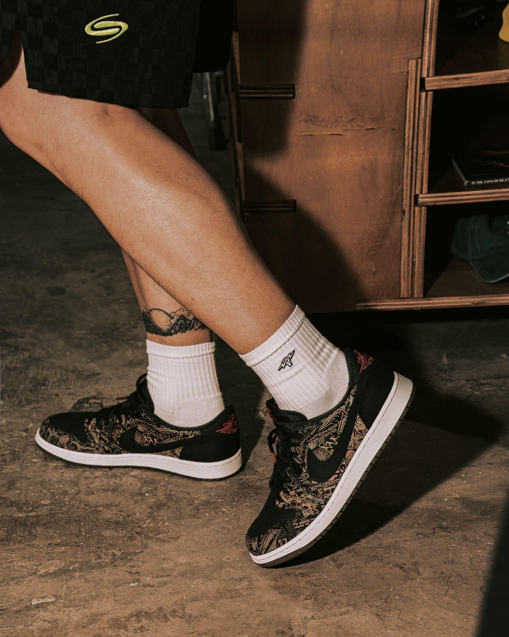 🖤复古图腾|AJ1 Low OG黑金镭射全新登场